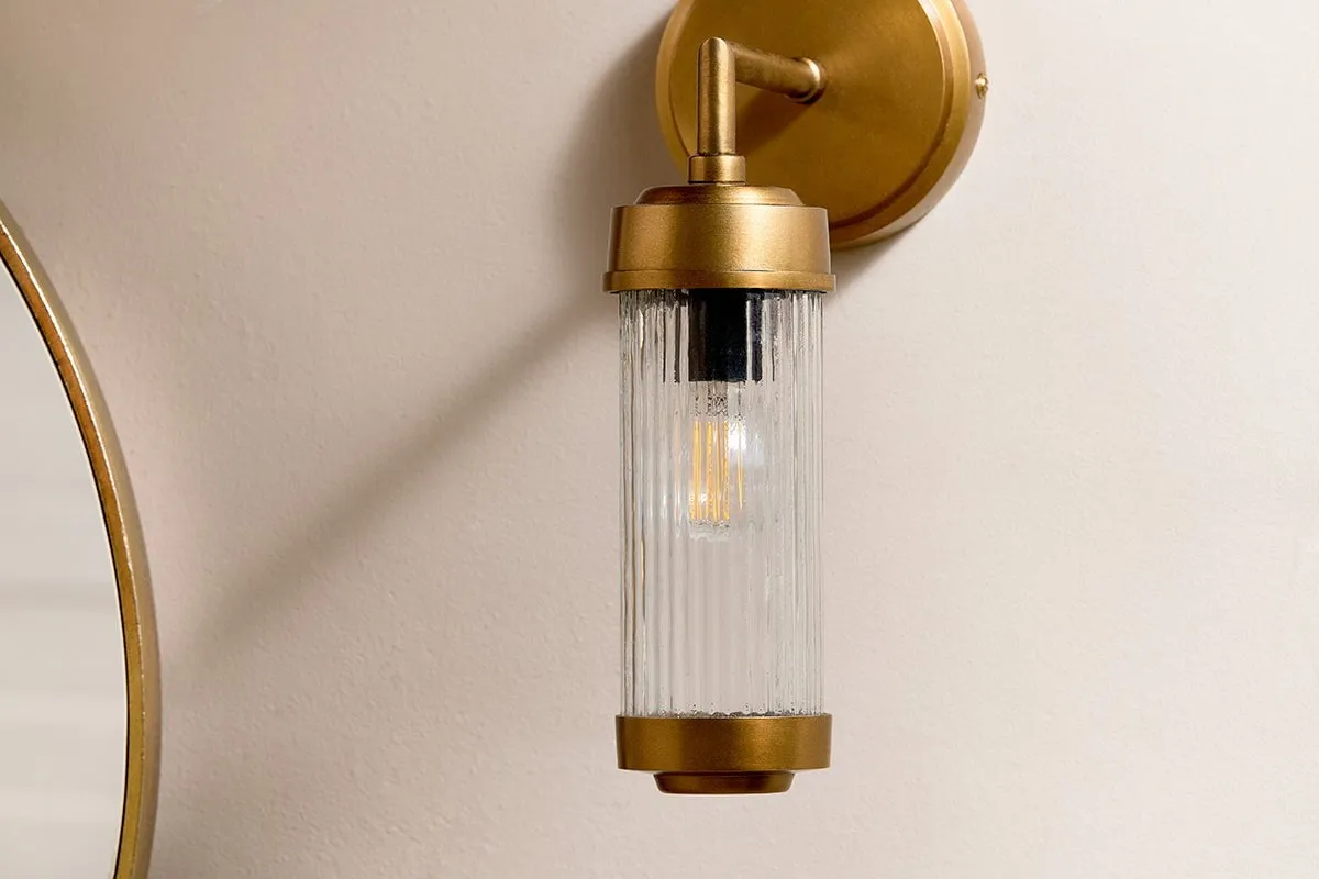 Akurdi Bathroom Single Wall Lamp