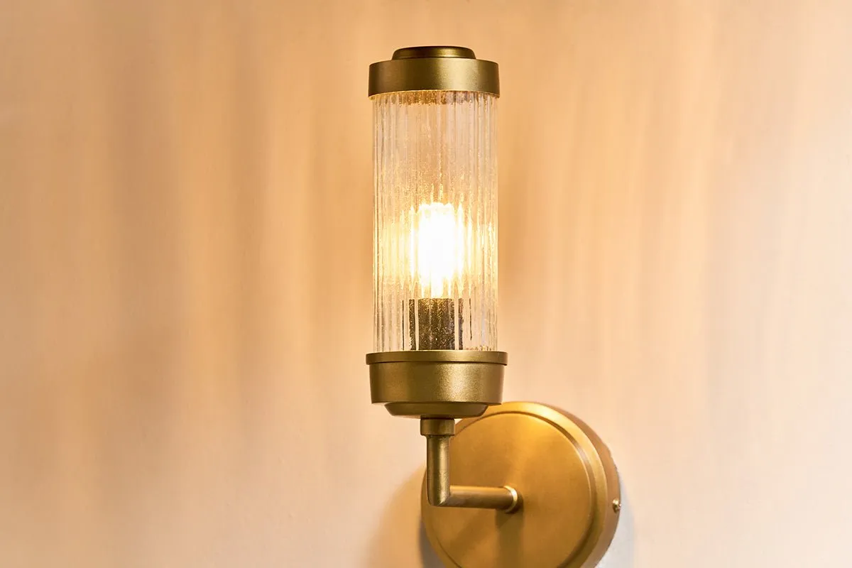 Akurdi Bathroom Single Wall Lamp