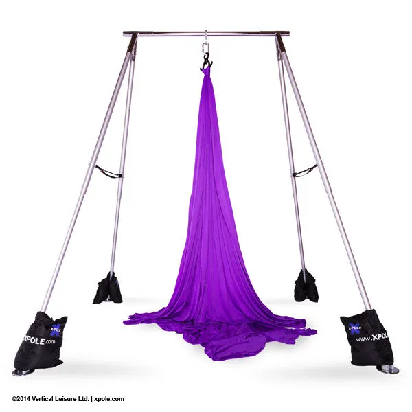 Huur X-pole A-frame voor aerial hoop, silk en straps.