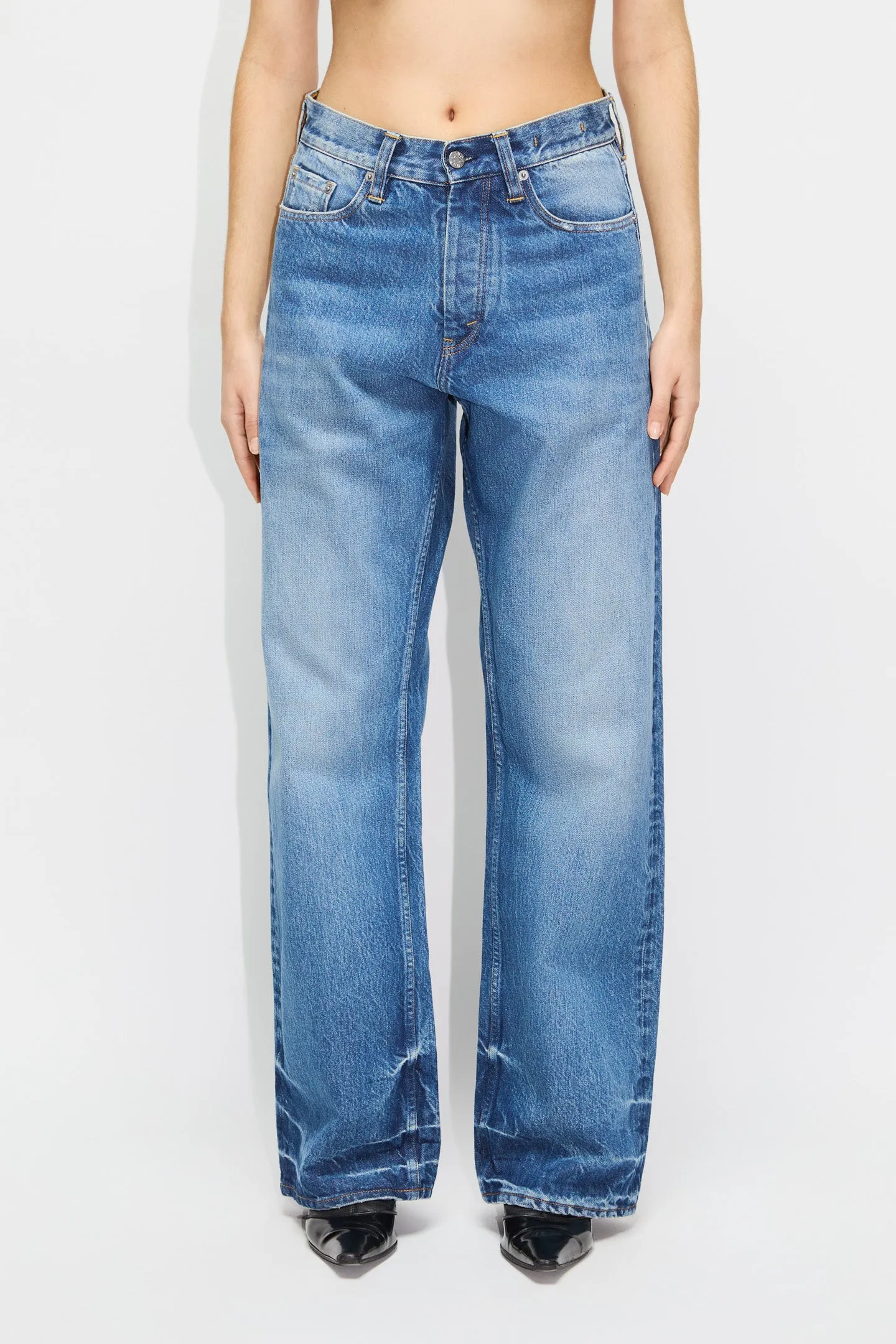 Loose-fit Jeans