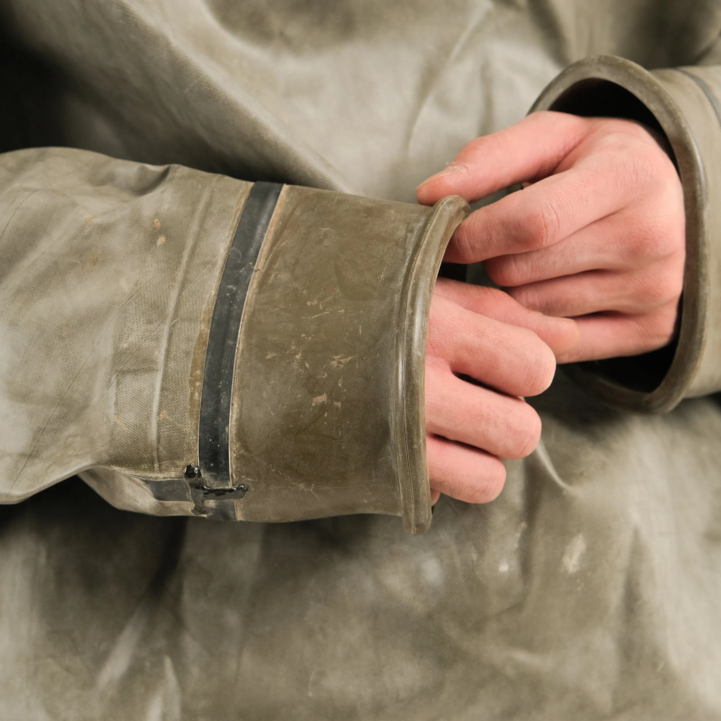 MILITARY RUBBER LAB SMOCK