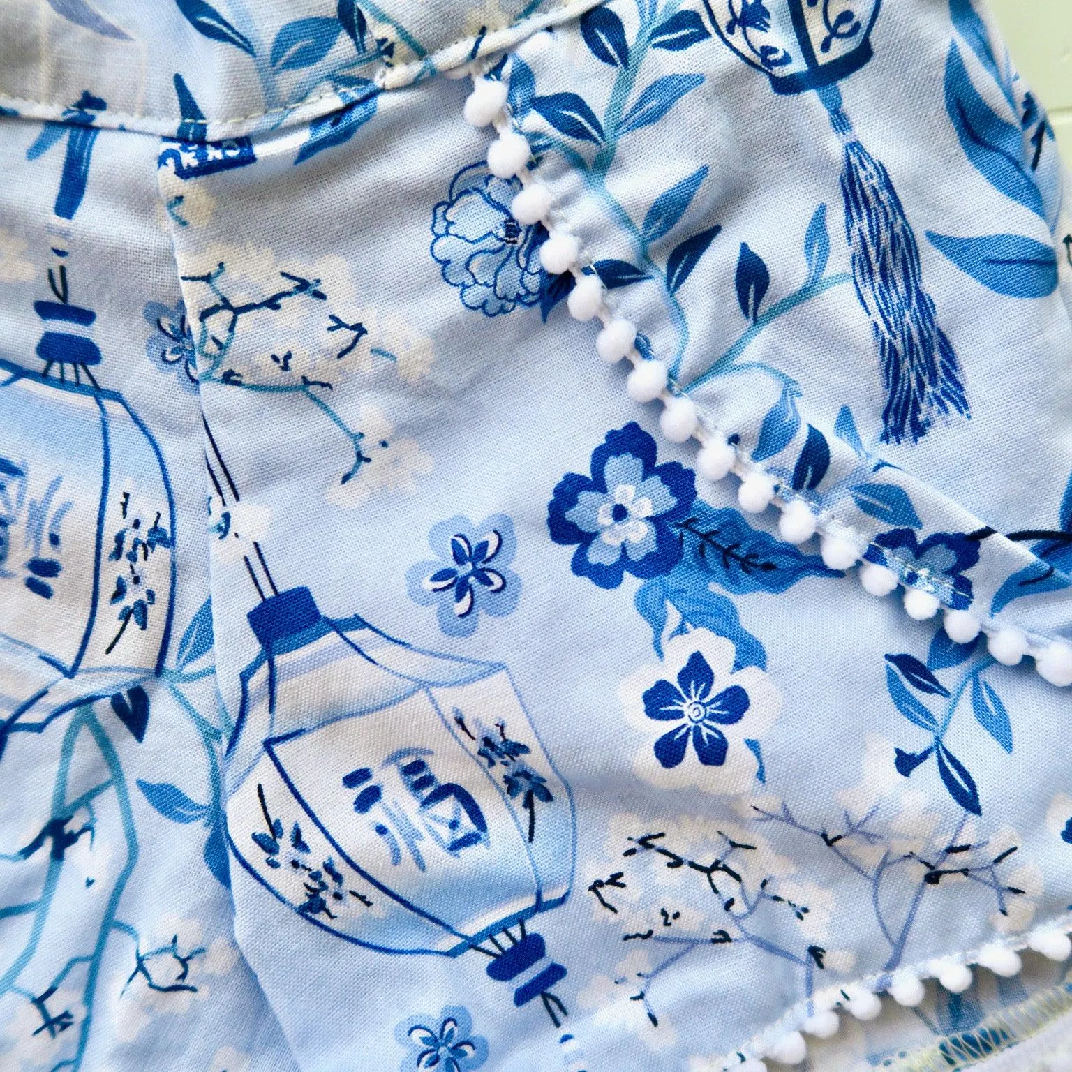 Pompom Shorts in Asian Porcelain Print