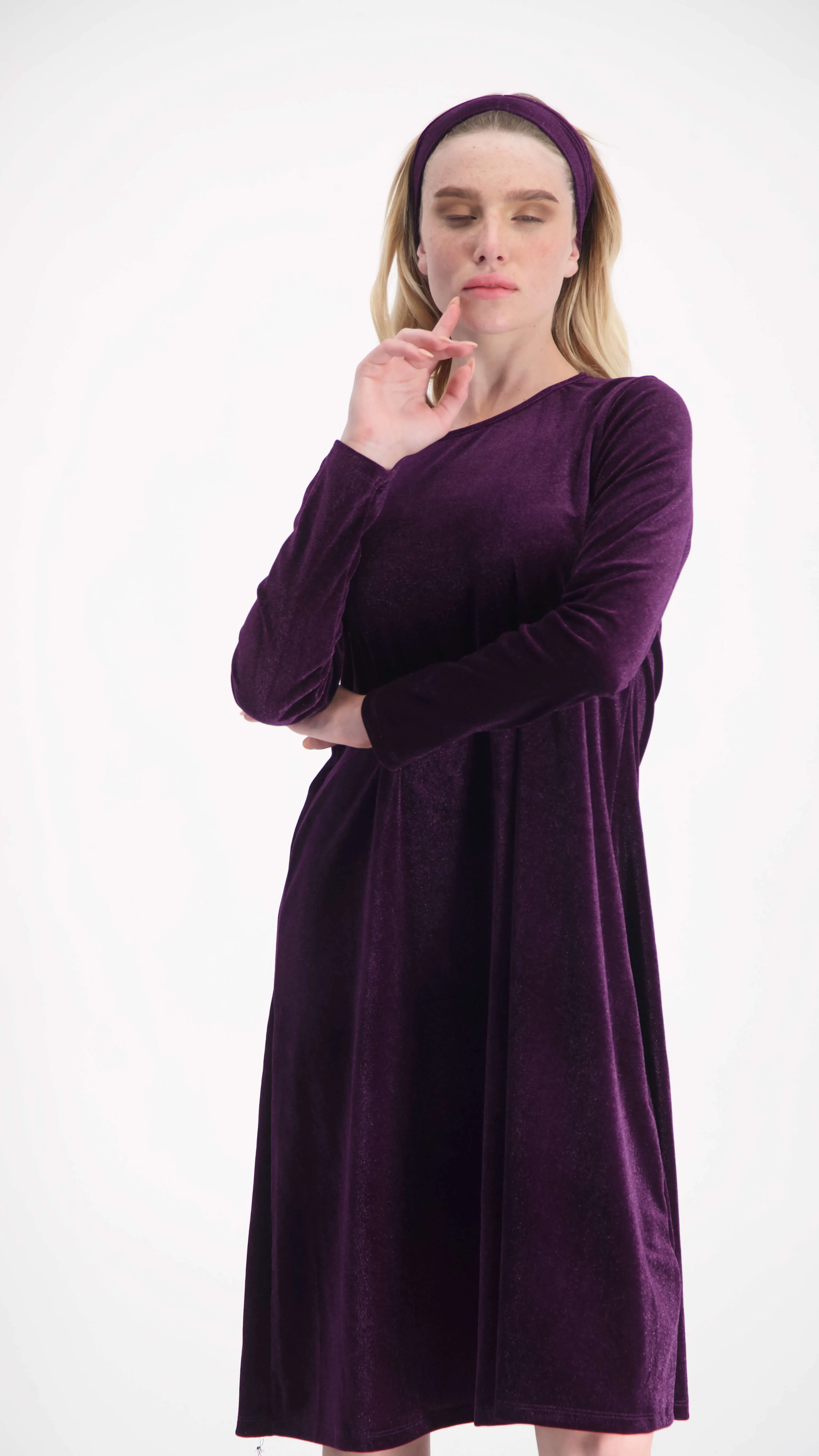 Velvet A-line Dress With Belt / Plum Shine